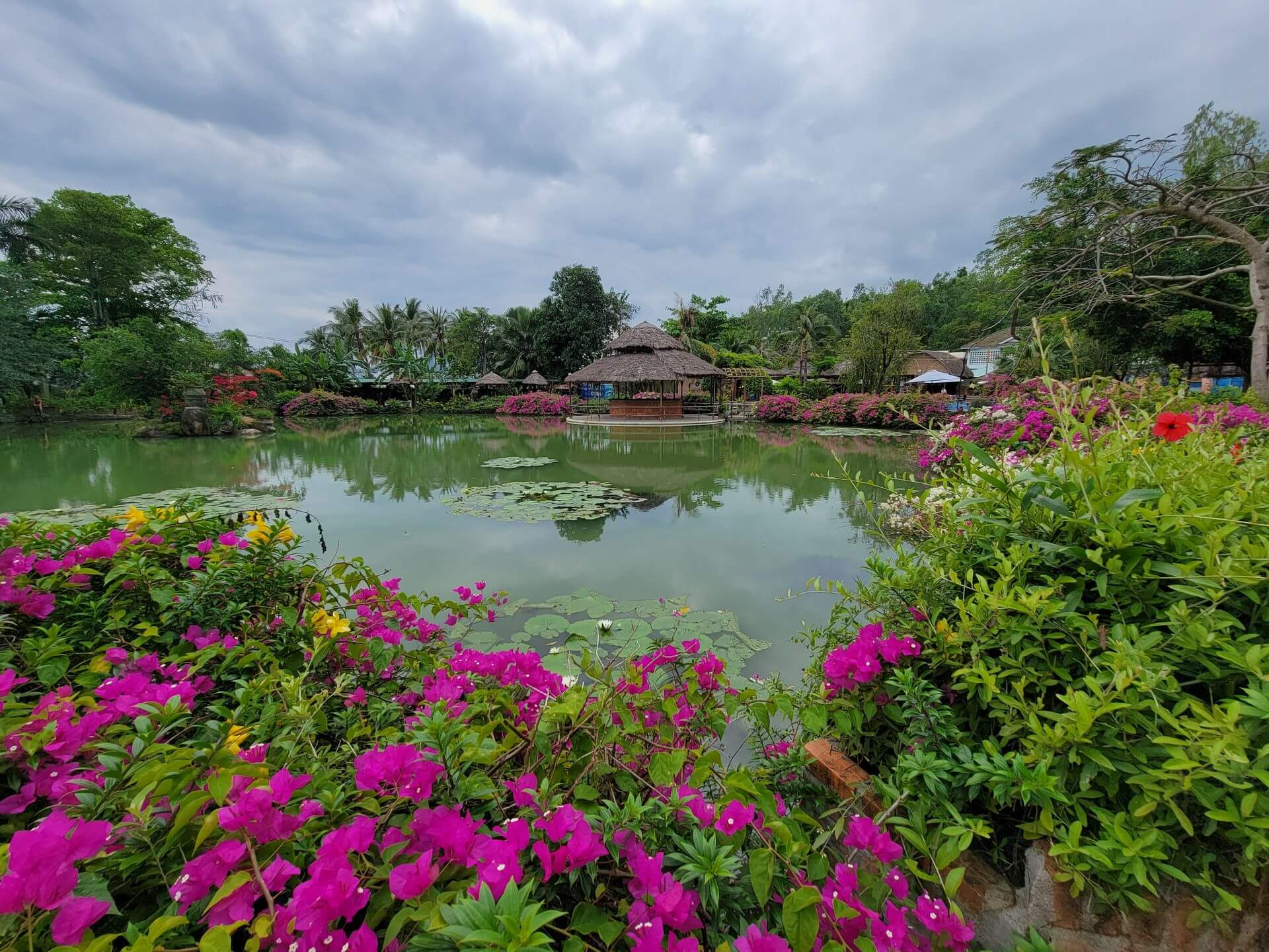 Thap Ba Lake