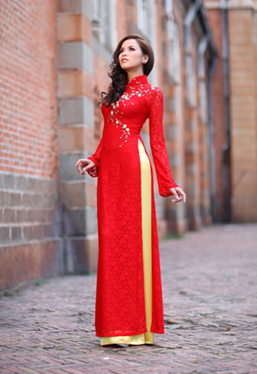 Traditional Ao Dai dress is still actual in 21st century