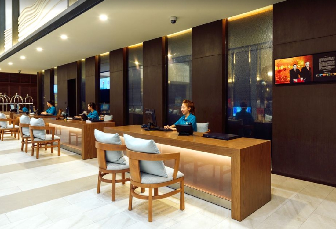 Ресепшен Novotel